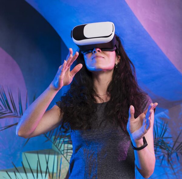 Alva: The Universal Hands-free Lighting Solution